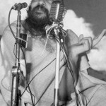 Osho - Every sannyasin has to shout from the housetops